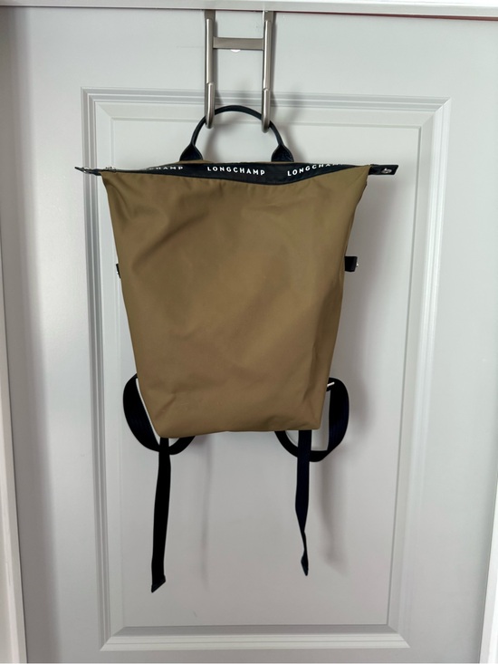 Longchamp LE PLIAGE ENERGY L BACKPACK khaki nylon backpack with black trim